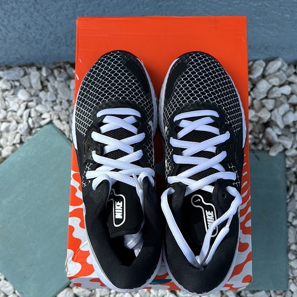 Nike Renew Elevate II 2 Black White - Picture 7 of 9